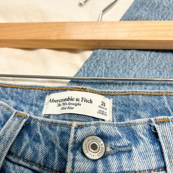 Abercrombie & Fitch 90s Mid Rise Straight Jeans Light Wash Size 26 Regular - Picture 4 of 11